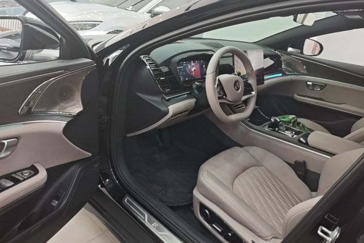 BYD Han 2025 immagine di auto #16