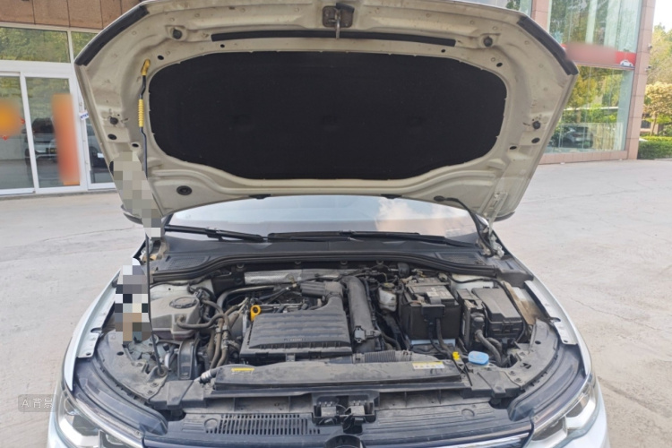 Volkswagen Golf 2023 imagem de carro #22