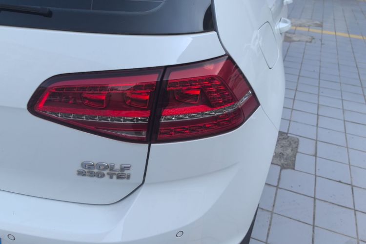 Volkswagen Golf 2016 car image #8