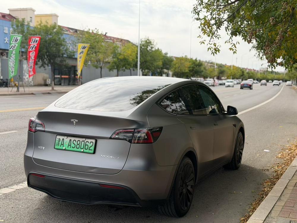 Tesla Model Y 2023 car image #5