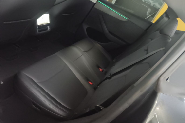 Tesla Model Y 2025 #17 Tesla Model Y 2025 car image #17