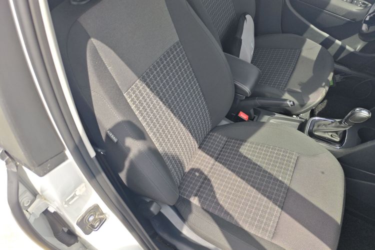 Volkswagen Polo 2018 صورة سيارة #24