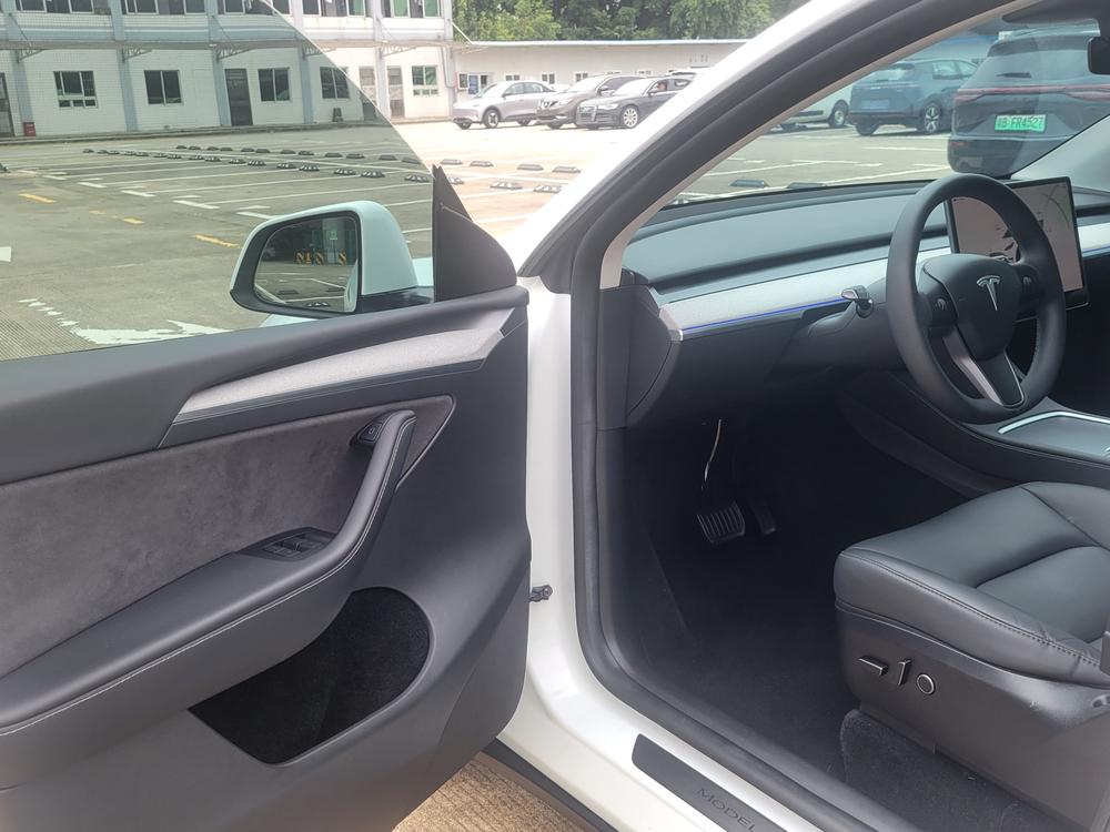 Tesla Model Y 2023 #22 Tesla Model Y 2023 car image #22