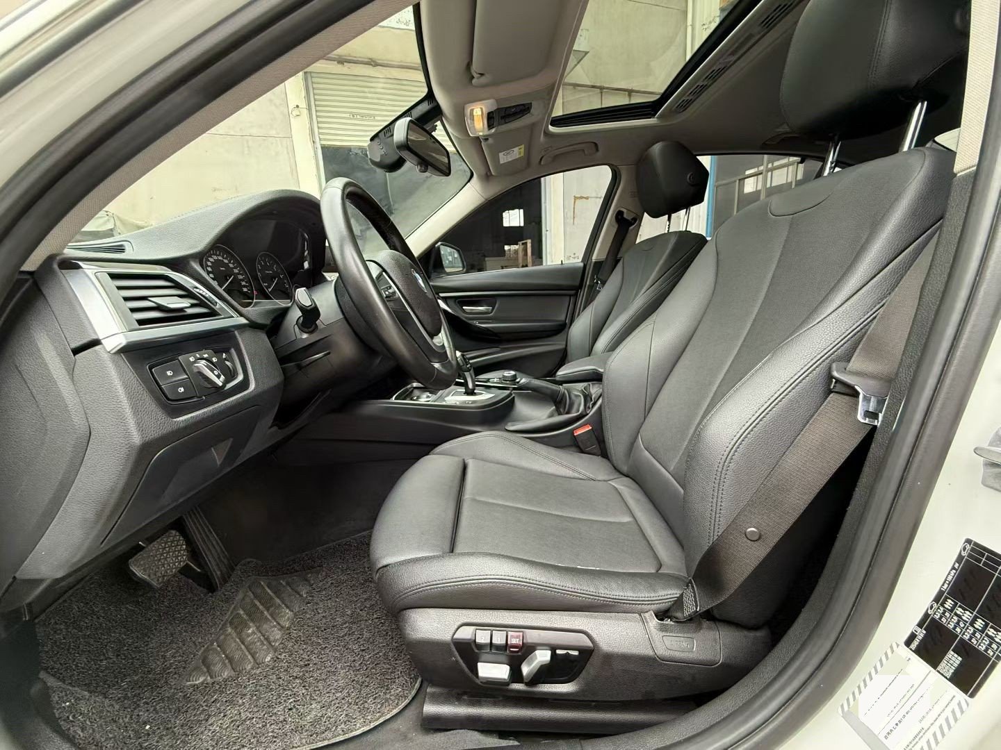 BMW 3 Series 2018 imagen de coche #9