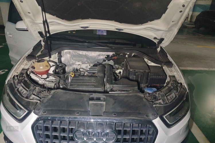 Audi Q3 2015 car image #22