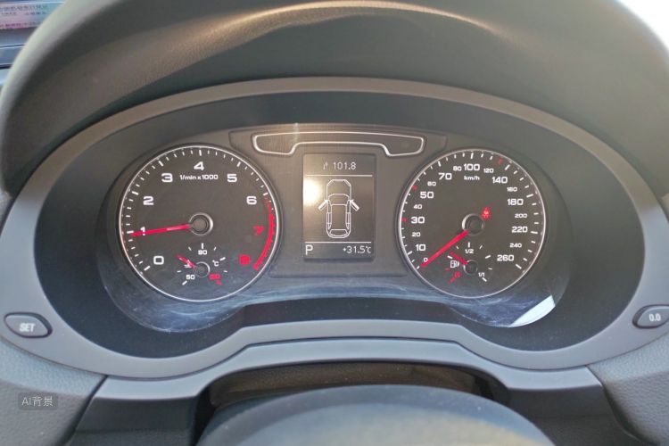 Audi Q3 2015 immagine di auto #13
