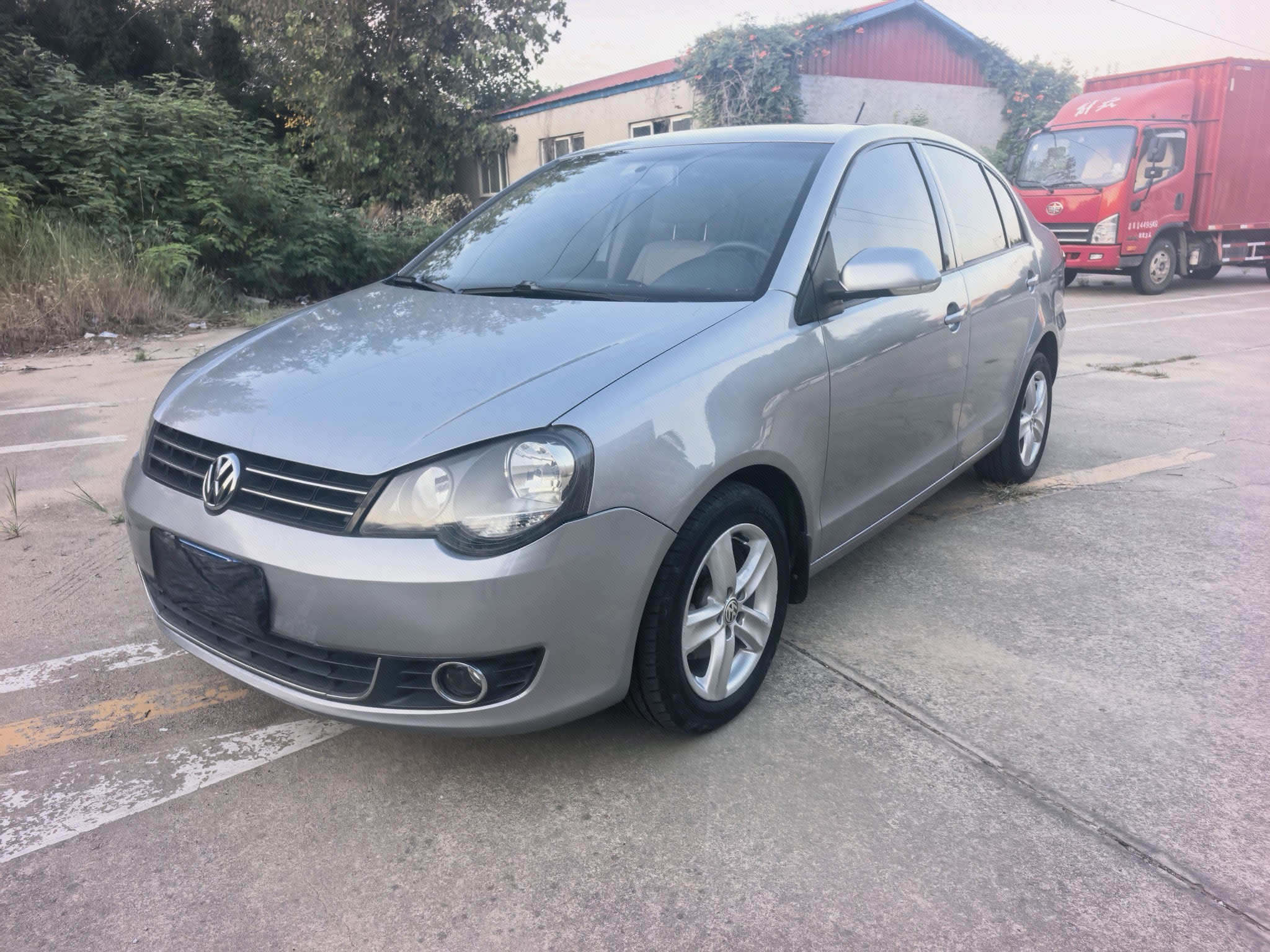 Volkswagen Polo 2012 Volkswagen Polo 2012 car image