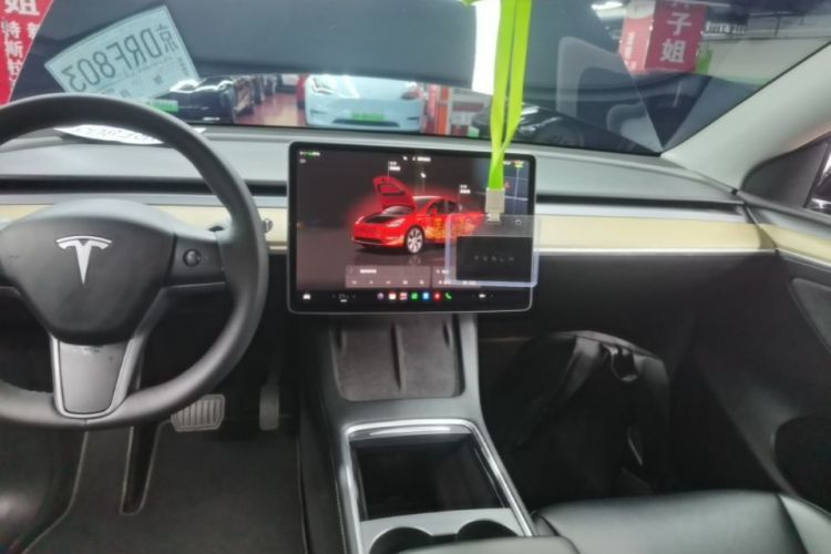 Tesla Model Y 2023 #13 Tesla Model Y 2023 car image #13