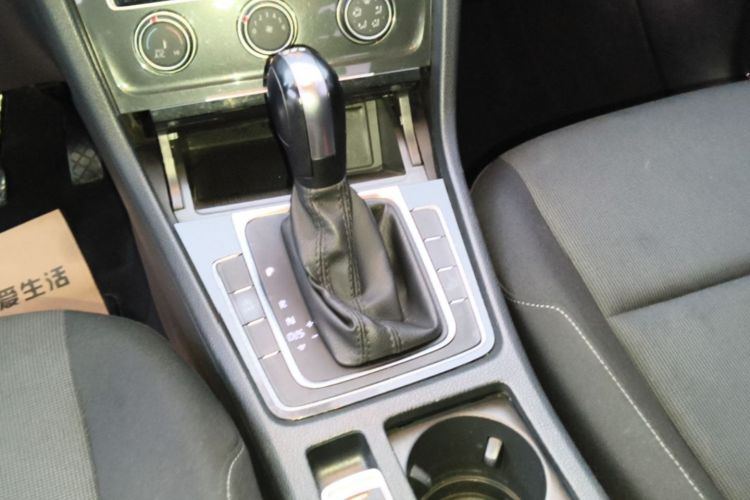 Volkswagen Golf 2019 #14 Volkswagen Golf 2019 صورة سيارة #14