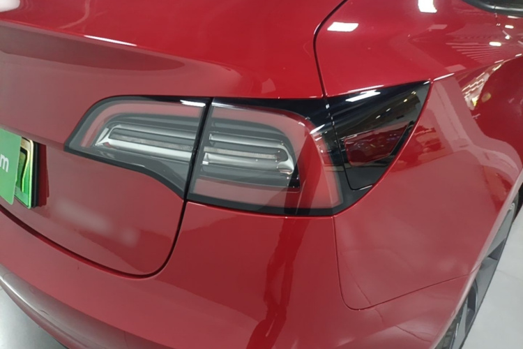 Tesla Model 3 2022 car image #7