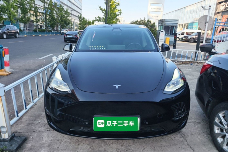 Tesla Model Y 2021 #3 Tesla Model Y 2021 immagine di auto #3