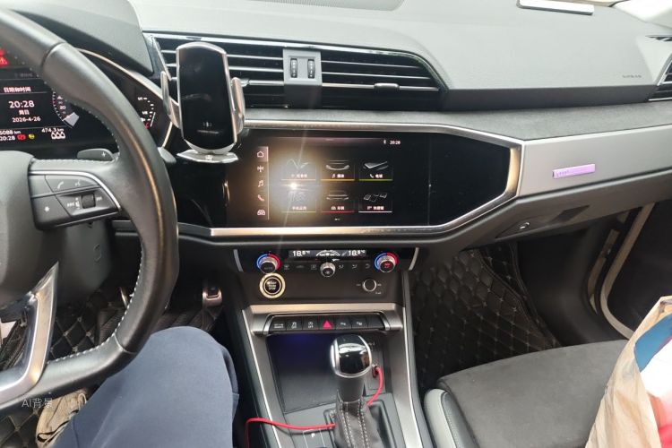 Audi Q3 2021 car image #15