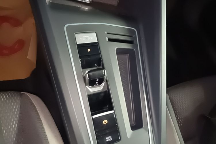 Volkswagen Golf 2023 immagine di auto #18