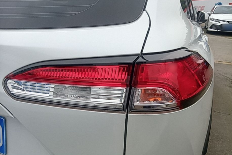 Toyota Corolla Cross 2023 #8 Toyota Corolla Cross 2023 car image #8
