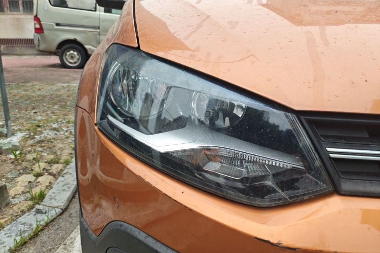 Volkswagen Polo 2015 car image #8
