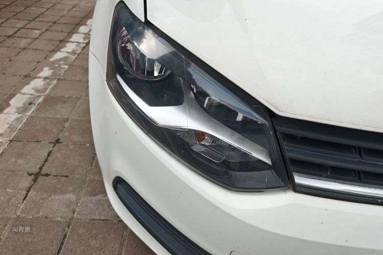 Volkswagen Polo 2019 car image #8
