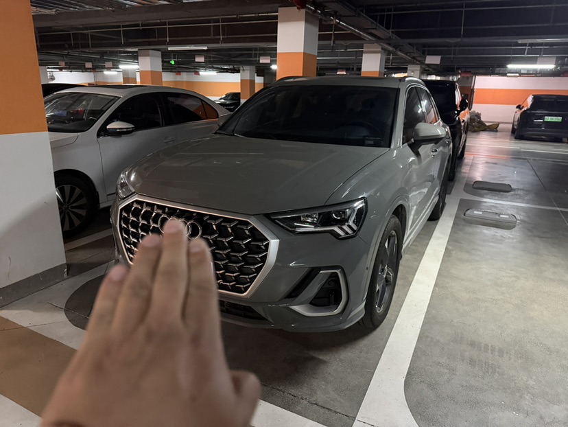 Audi Q3 2024 Audi Q3 2024 immagine di auto