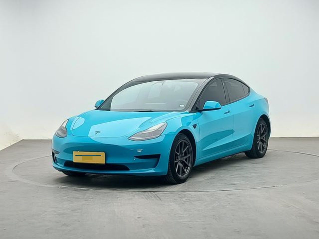 Tesla Model 3 2021 car image 