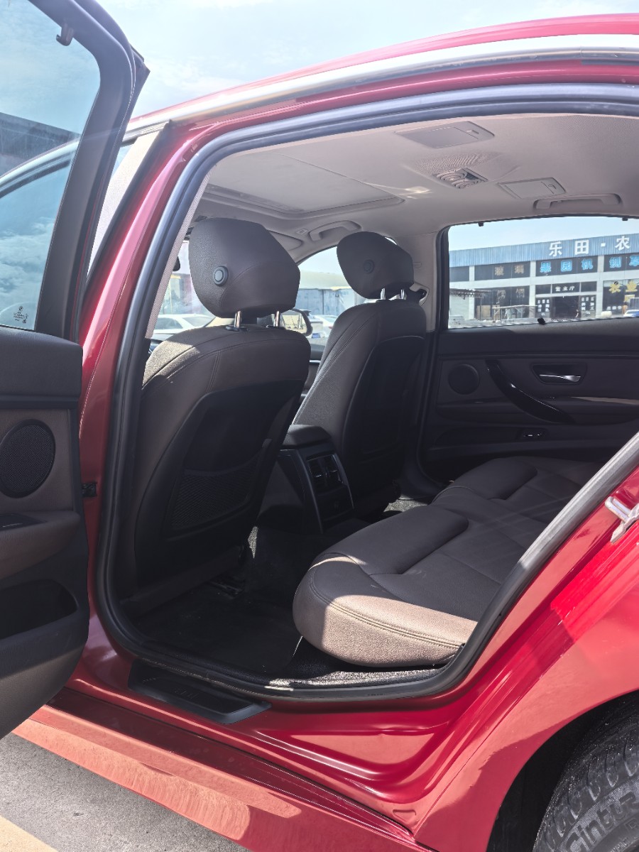 BMW 3 Series 2019 #5 BMW 3 Series 2019 car image #5