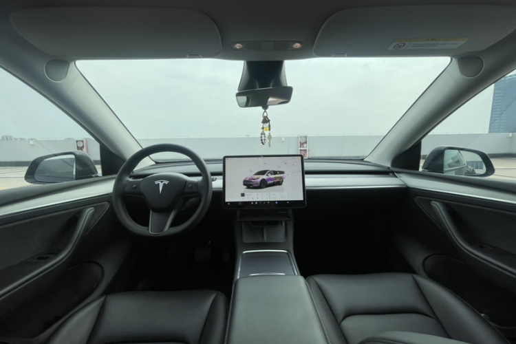 Tesla Model Y 2024 #9 Tesla Model Y 2024 car image #9