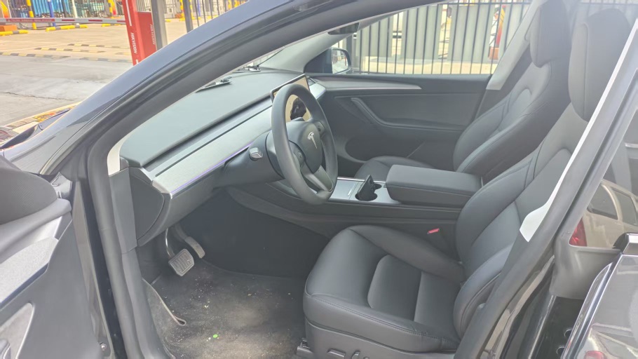 Tesla Model Y 2024 #7 Tesla Model Y 2024 car image #7