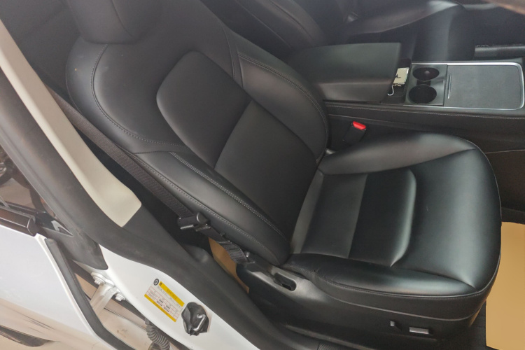 Tesla Model Y 2024 #24 Tesla Model Y 2024 car image #24