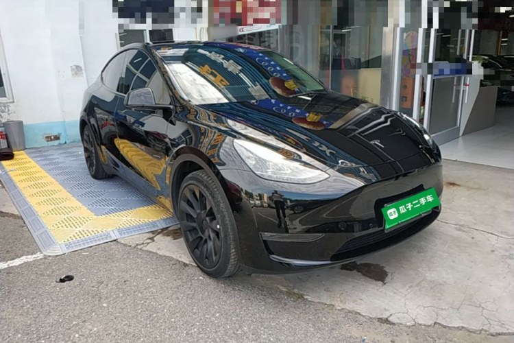 Tesla Model Y 2022 #4 Tesla Model Y 2022 car image #4