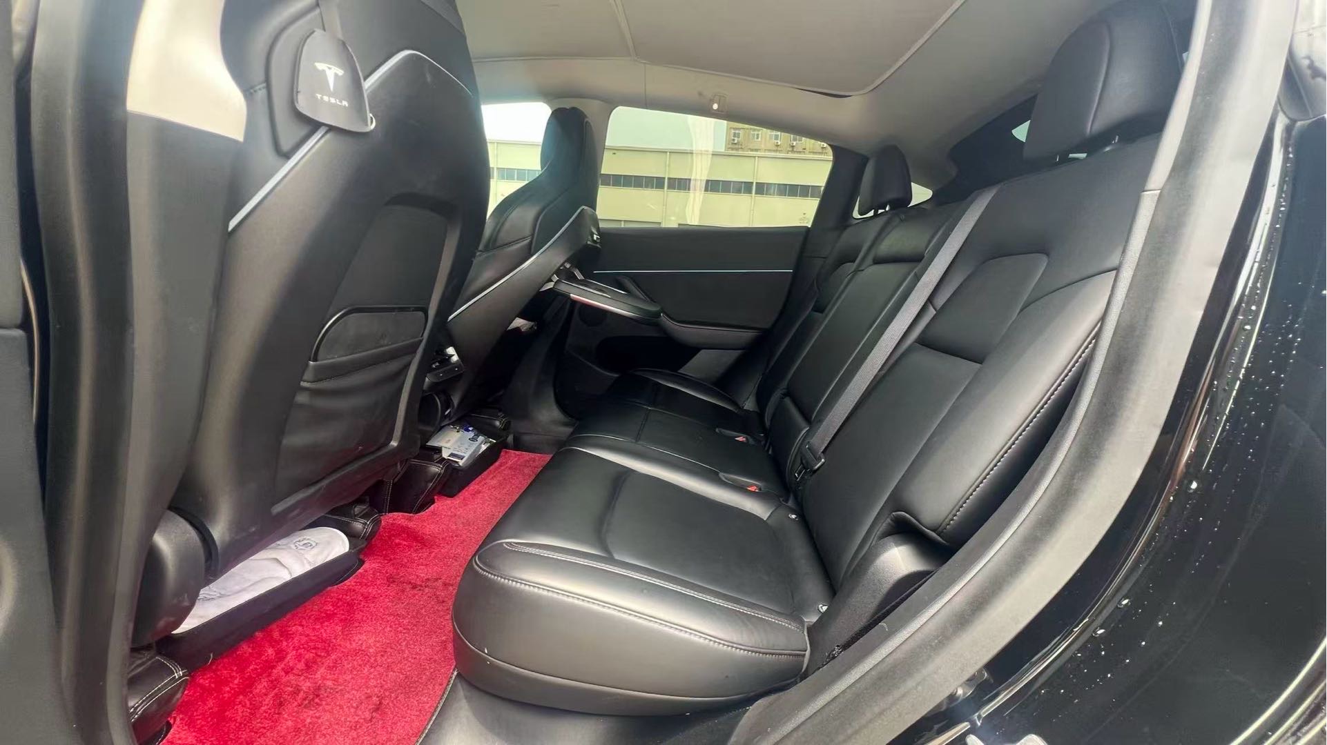 Tesla Model Y 2022 car image #8