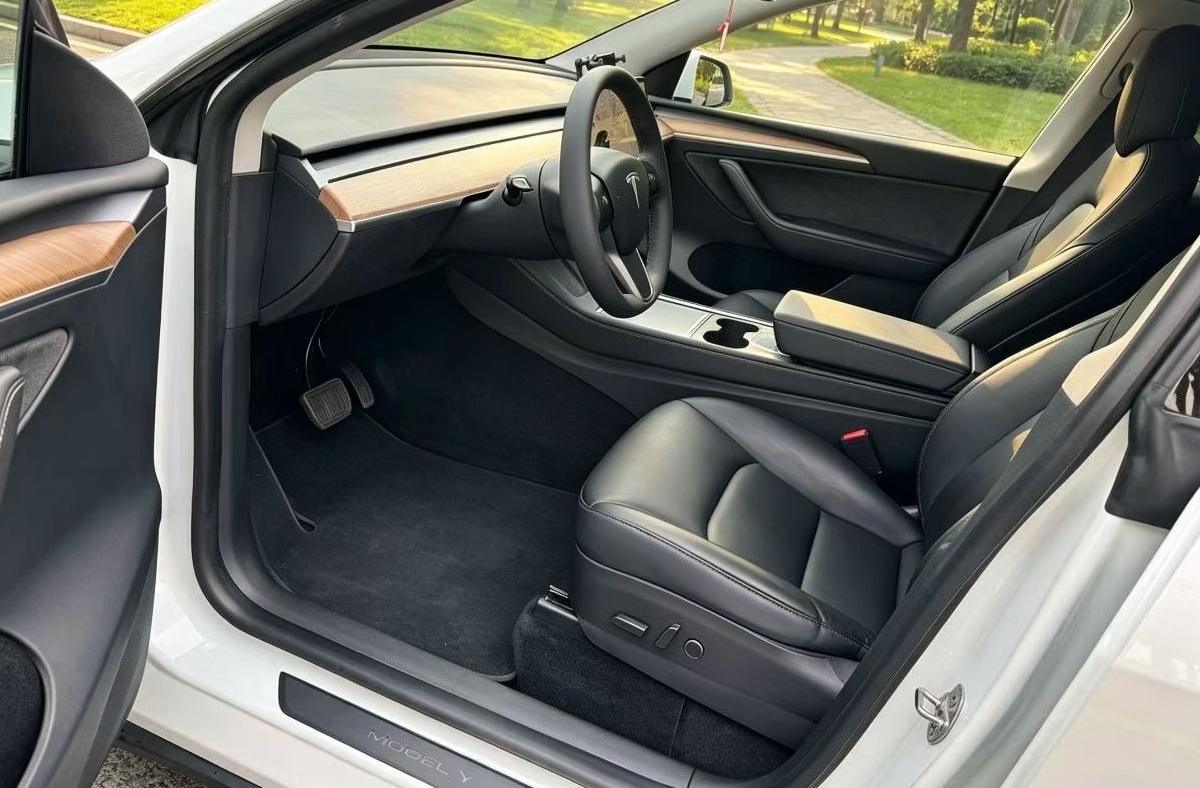 Tesla Model Y 2021 car image #4