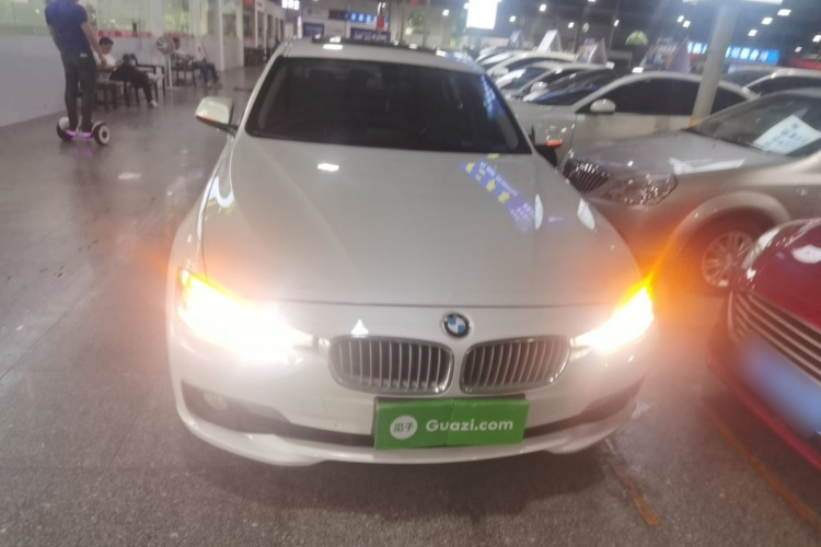 BMW 3 Series 2018 #3 BMW 3 Series 2018 car image #3