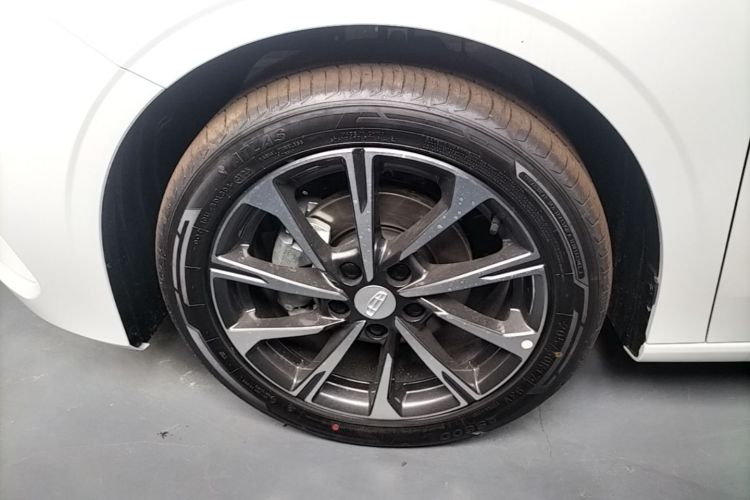 GEELY Emgrand 2026 car image #9