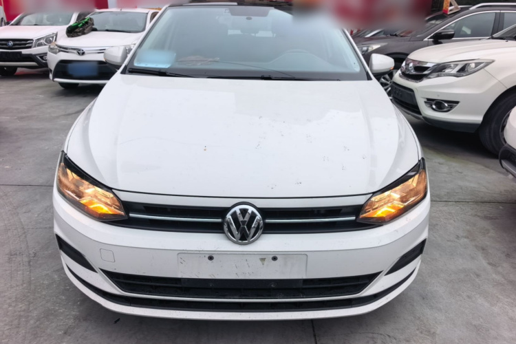 Volkswagen Polo 2021 car image #3