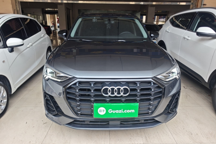Audi Q3 2020 car image #3