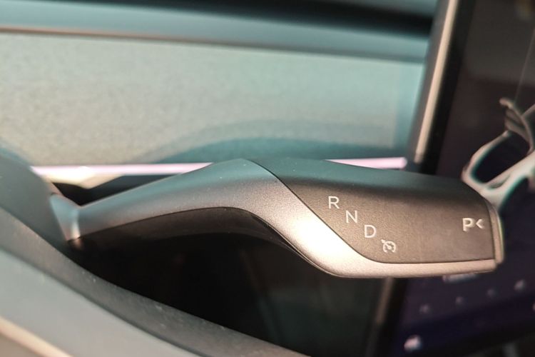 Tesla Model Y 2024 #14 Tesla Model Y 2024 car image #14