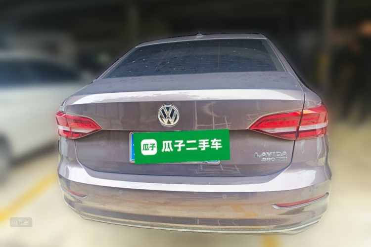 Volkswagen Lavida 2018 car image #6
