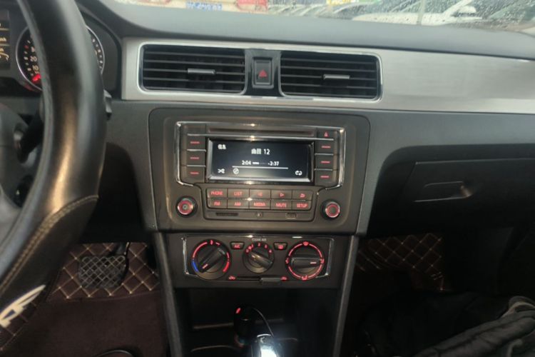 Volkswagen Santana 2016 car image #13