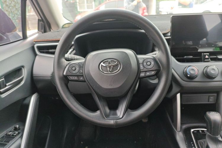 Toyota Corolla Cross 2024 immagine di auto #12