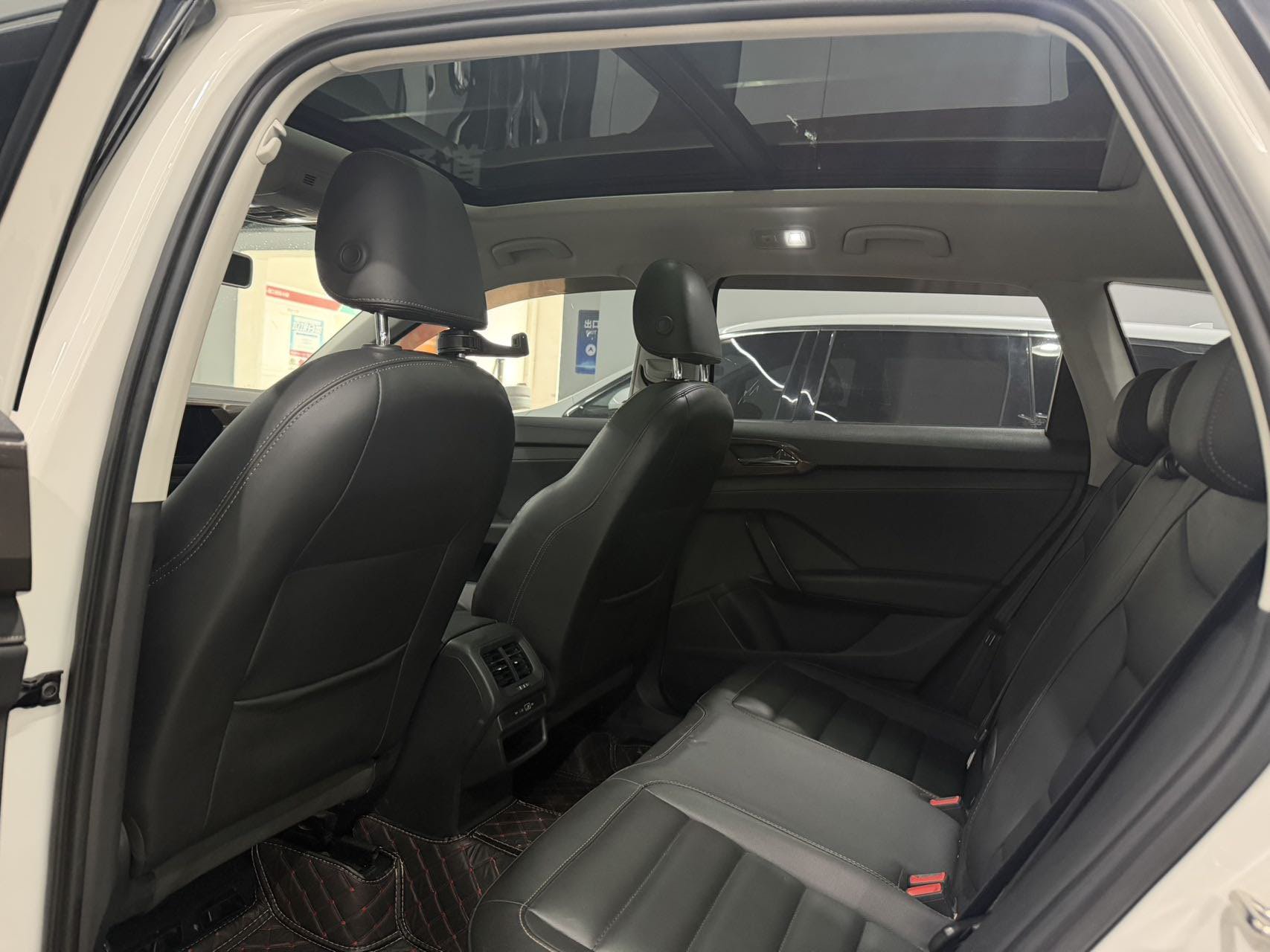 Volkswagen Tharu 2022 immagine di auto #4