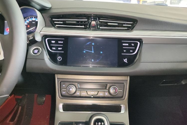 GEELY Emgrand 2019 #13 GEELY Emgrand 2019 car image #13