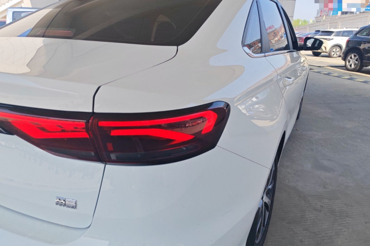 GEELY Emgrand 2023 #8 GEELY Emgrand 2023 car image #8