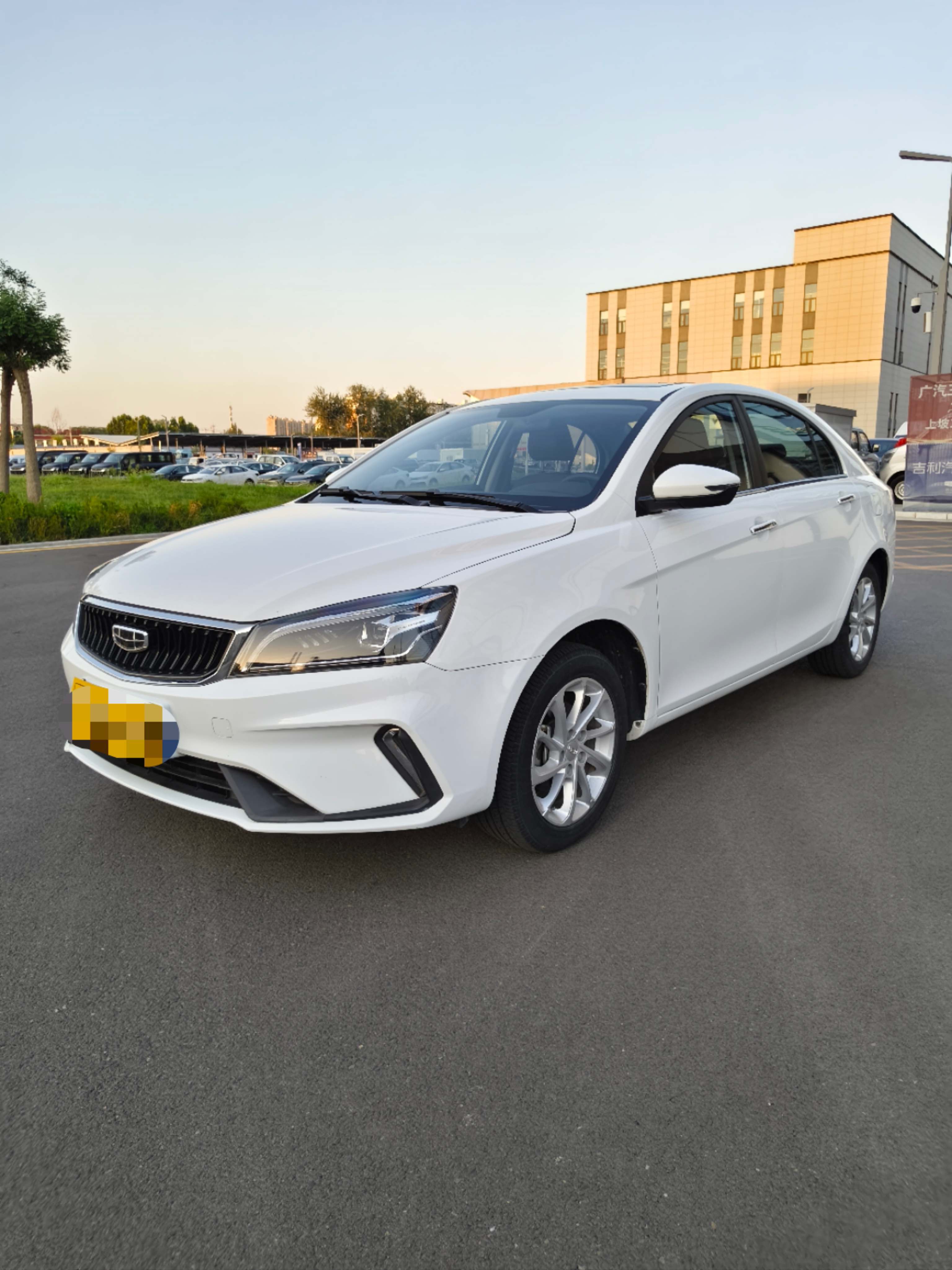 GEELY Emgrand 2021 image de voiture 