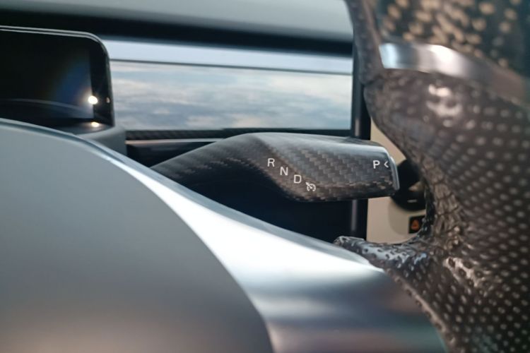 Tesla Model Y 2023 immagine di auto #18
