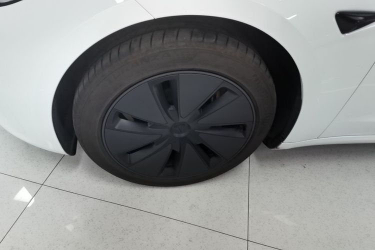 Tesla Model 3 2026 car image #9