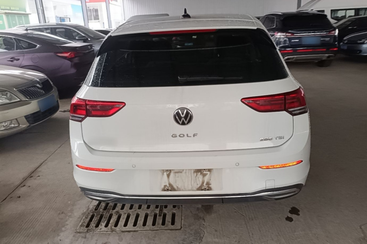 Volkswagen Golf 2024 car image #6