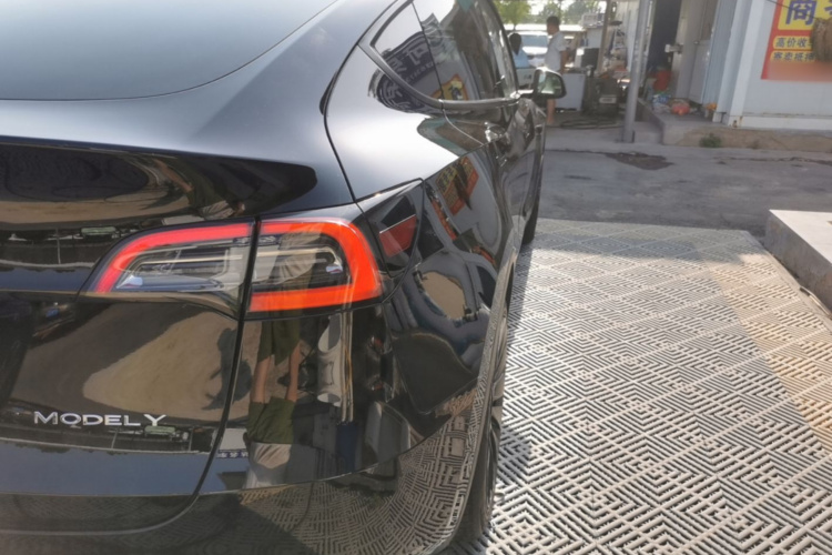 Tesla Model Y 2022 #8 Tesla Model Y 2022 car image #8