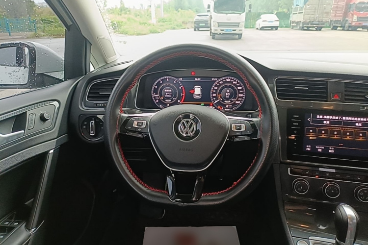 Volkswagen Golf 2020 #11 Volkswagen Golf 2020 car image #11