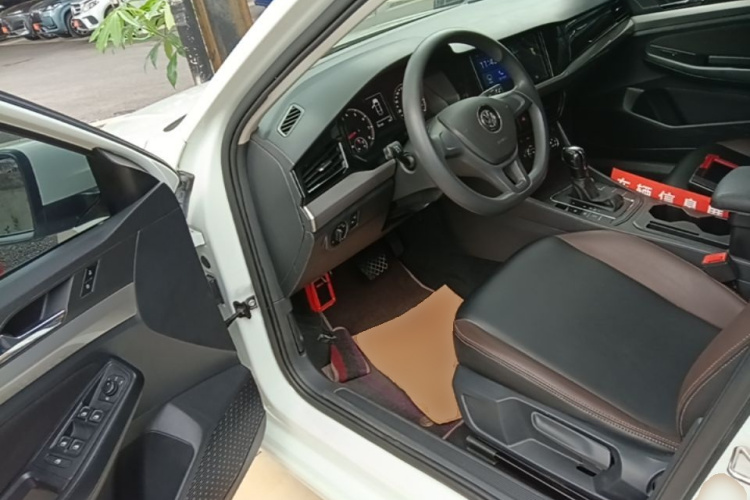 Volkswagen Bora 2019 car image #16