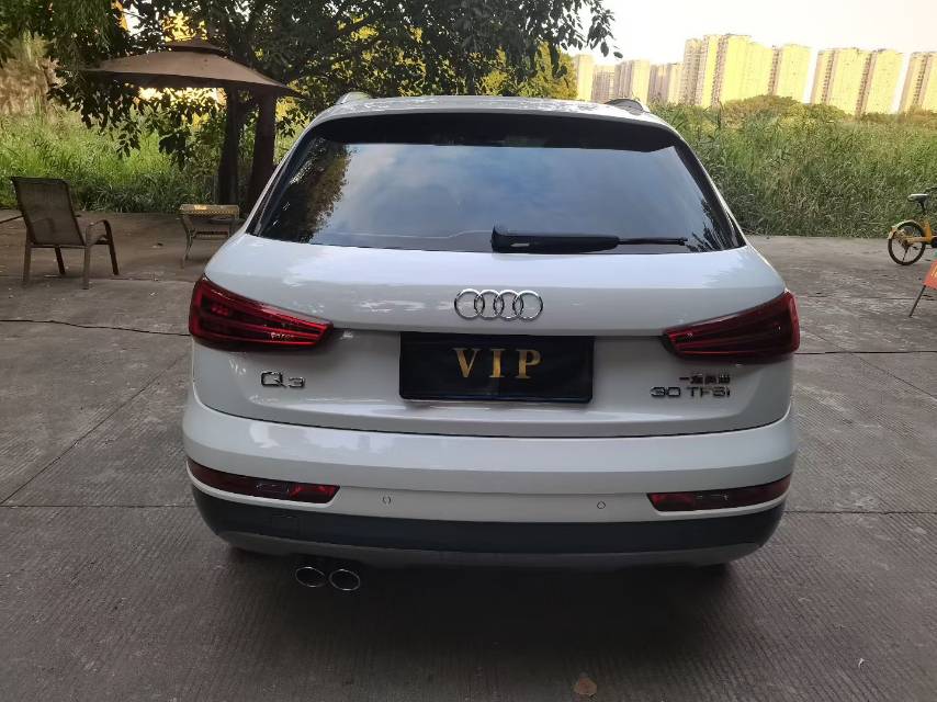 Audi Q3 2018 car image #6