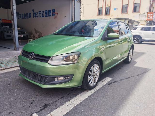 Volkswagen Polo 2013 car image #19
