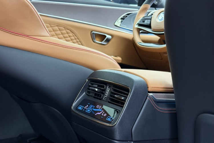 BYD Han 2022 car image #10